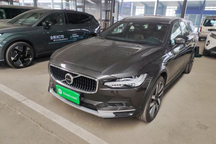 Used Volvo V90 2024 Cross Country B5 AWD Prestige Edition