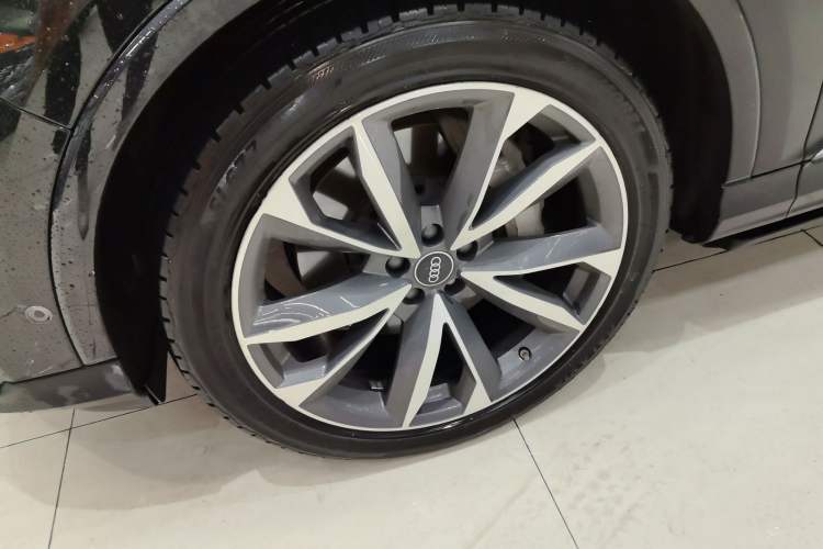 Used Audi Q7 2021 55 TFSI quattro S line Sport model