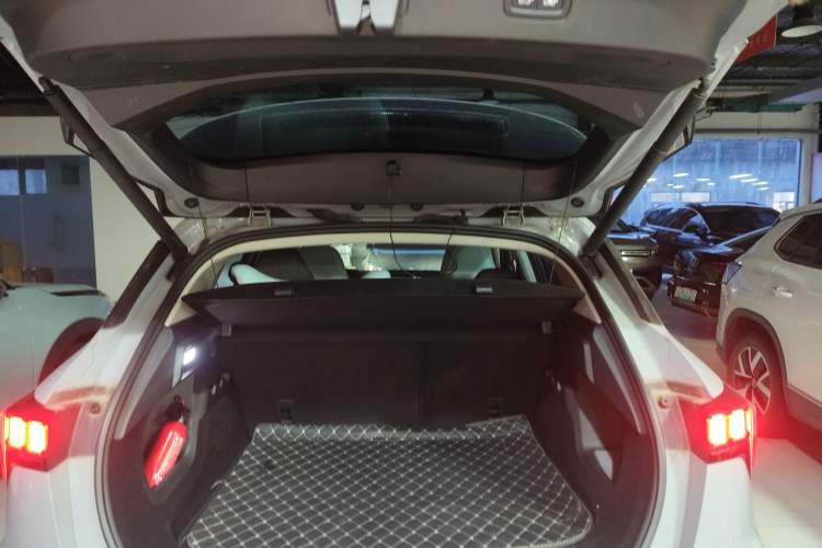 Used Lynk & Co 06 EM-P 2023 1.5T Remix PHEV Pro
