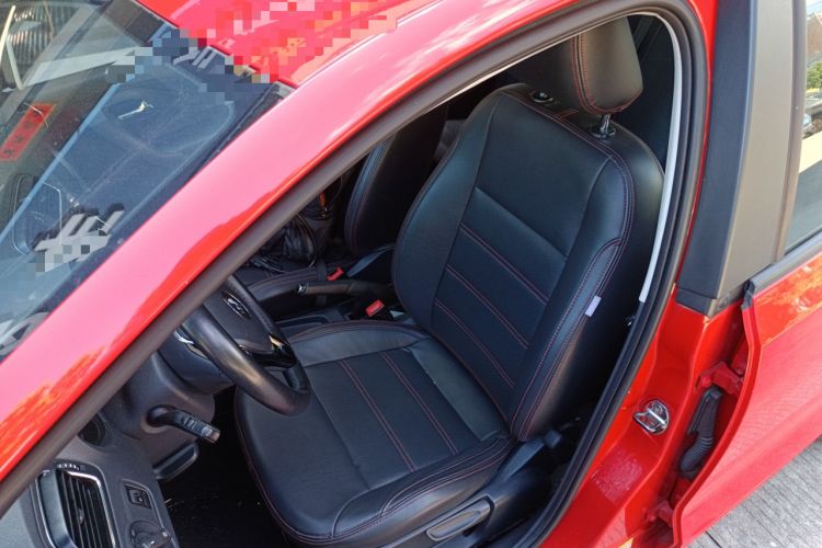 Used Volkswagen Polo 2016 1.6L Automatic Comfort Model
