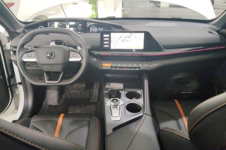 Used Changan UNI-V 2024 1.5T Prestige Edition
