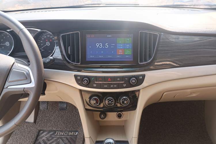 Used Baojun 730 2016 1.5L Manual Comfort Version 7 Seats China V Emission Standard
