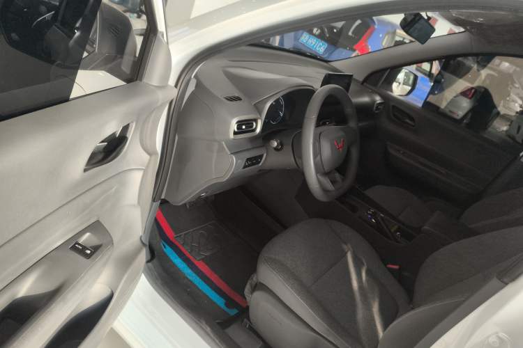 Used Wuling Hongguang New Energy 2024 All-Electric Model 300KM Standard Version
