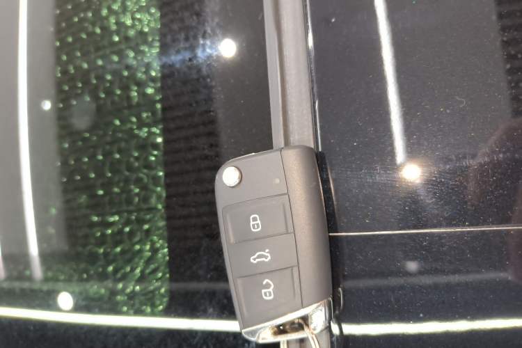 Used Volkswagen Tiguan L 2022 330TSI Automatic Two-Wheel Drive R-Line Flagship Edition
