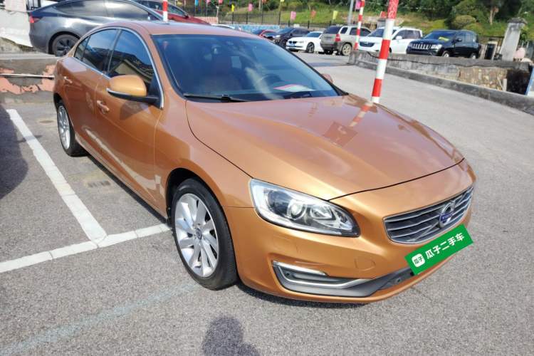 Used Volvo S60 2014 S60L 2.0T Zhiyuan Edition
