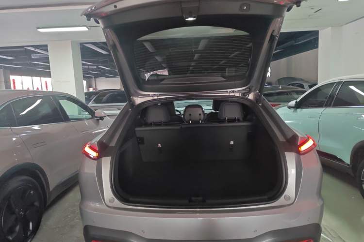 Used ONVO L60 2024 60 kWh Rear-Drive Version