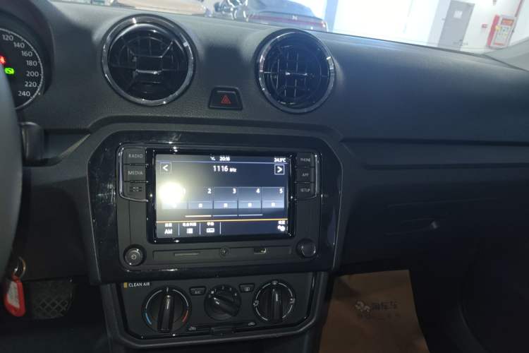 Used Volkswagen Jetta 2019 Dream Edition 1.5L Automatic Fashionable Version
