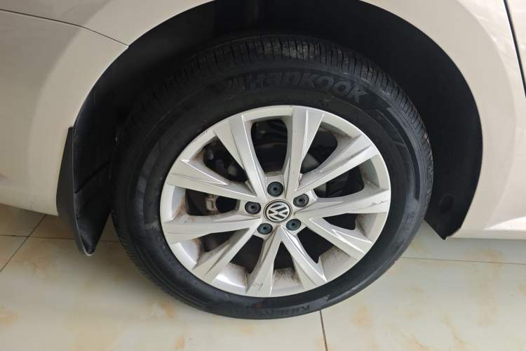 Used Volkswagen Lavida 2017 1.6L Automatic Comfort Edition
