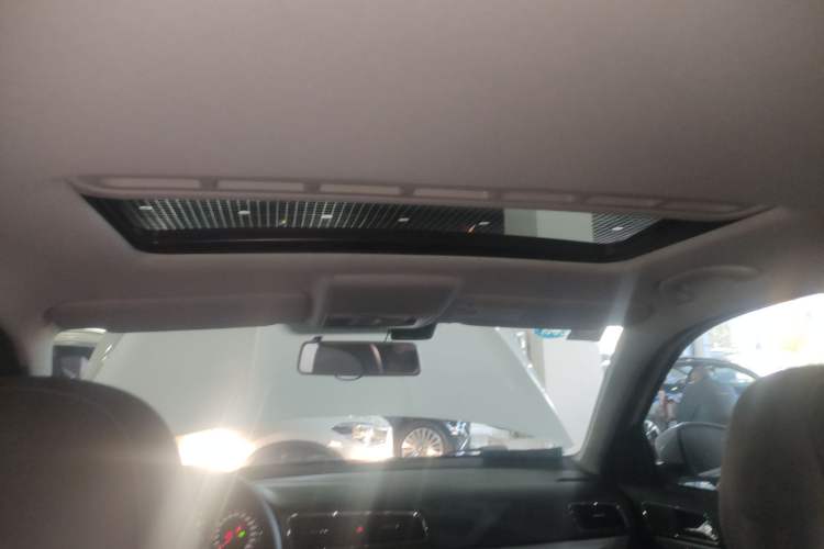 Used Volkswagen Lavida 2015 230TSI DSG Comfort Edition
