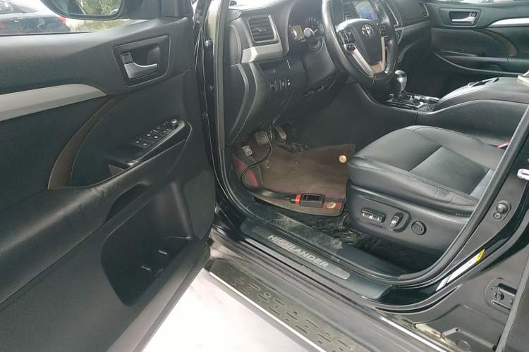 Used Toyota Highlander 2015 2.0T Four-Wheel Drive Luxury Edition 7-Seater
