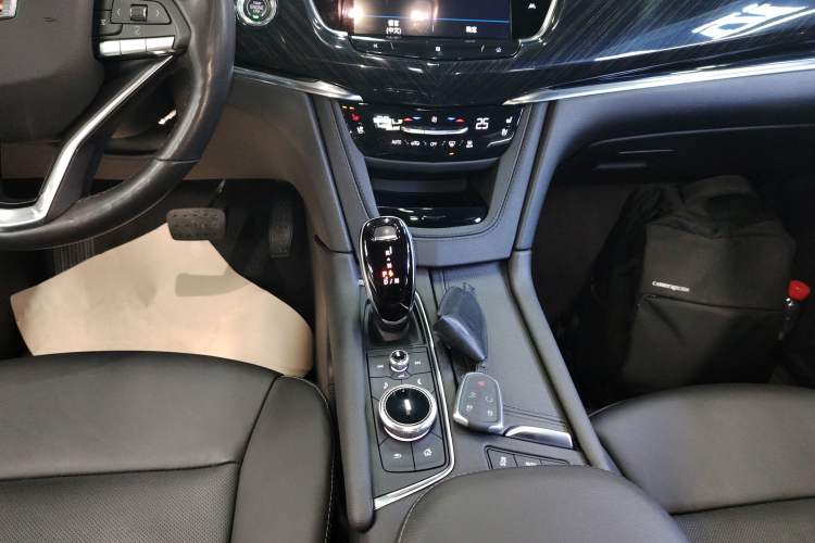 Used Cadillac XT6 2021 2.0T 7-Seater Four-Wheel Drive Luxury Version
