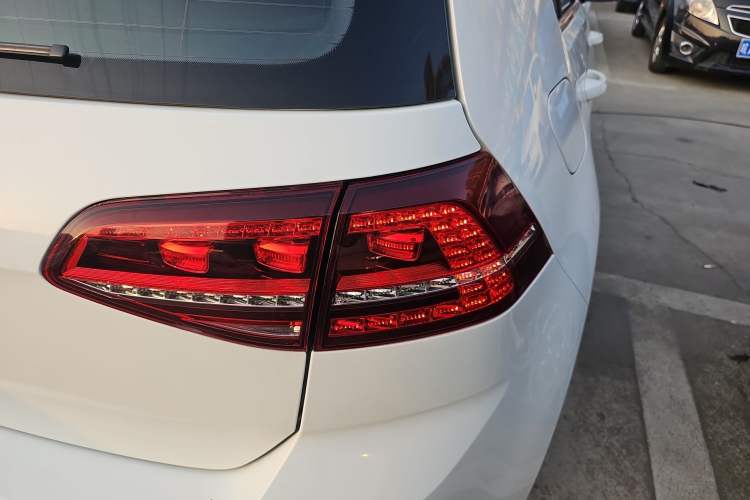 Used Volkswagen Golf 2017 230TSI Automatic Comfort Edition – Celebrating Milestone of One Million Units
