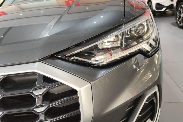 Used Audi Q3 2022 40 TFSI Fashion Dynamic Model
