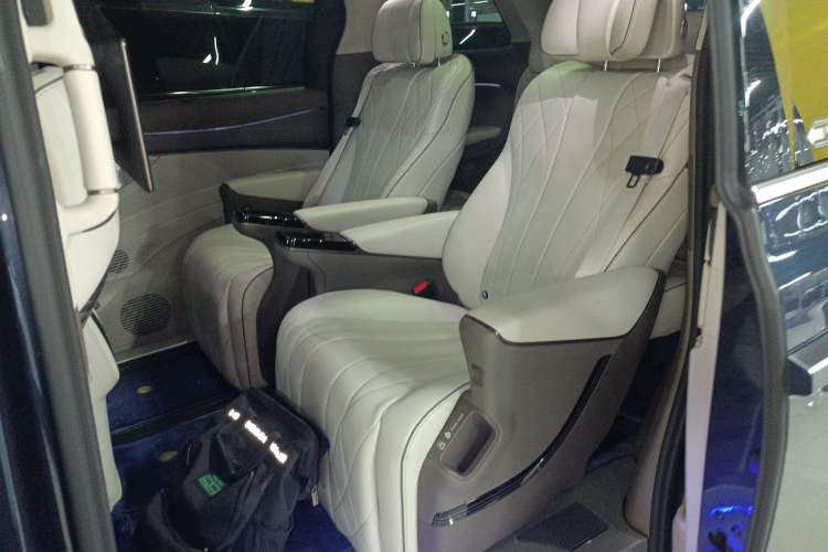 Used Denza D9 2022 DM-i 970 Four-Wheel Drive Flagship Model