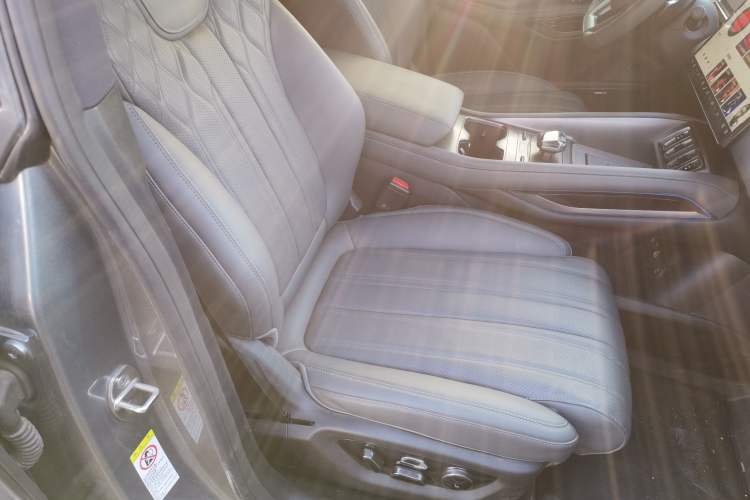 Used BYD Song L EV 2025 Intelligent Driving Version 662 km LiDAR Excellence Edition
