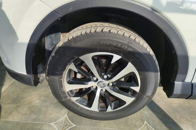 Used Toyota RAV4 2016 2.0L CVT Two-Wheel Drive Comfort Edition China V Standard