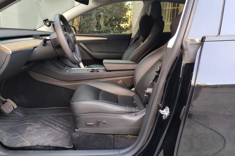 Used Tesla Model Y 2021 Standard Range Rear-Wheel Drive Version
