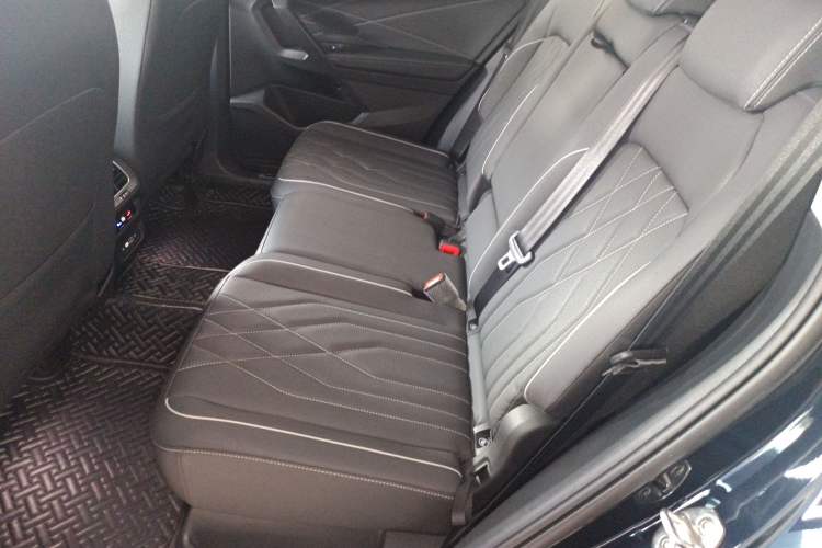 Used Volkswagen Tiguan L 2022 330TSI Automatic Two-Wheel Drive R-Line Enhanced Edition
