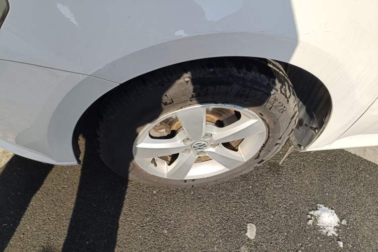 Used Volkswagen Gran Lavida 2013 1.6L Manual Fashion Model