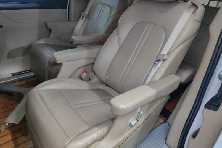 Used Buick GL8 2021 ES Landtrek 653T Luxury Model
