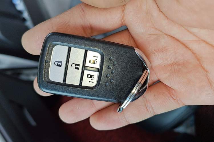 Used Honda Elysion 2016 2.4L Style Edition
