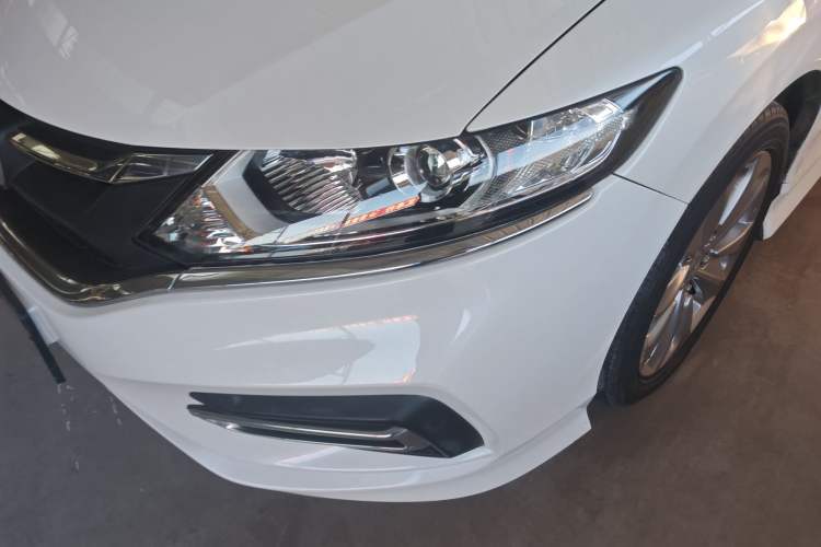 Used Honda Jade 2017 1.8L automatic Comfort version 5 seats
