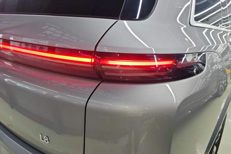 Used Li Auto L8 2023 Pro Model
