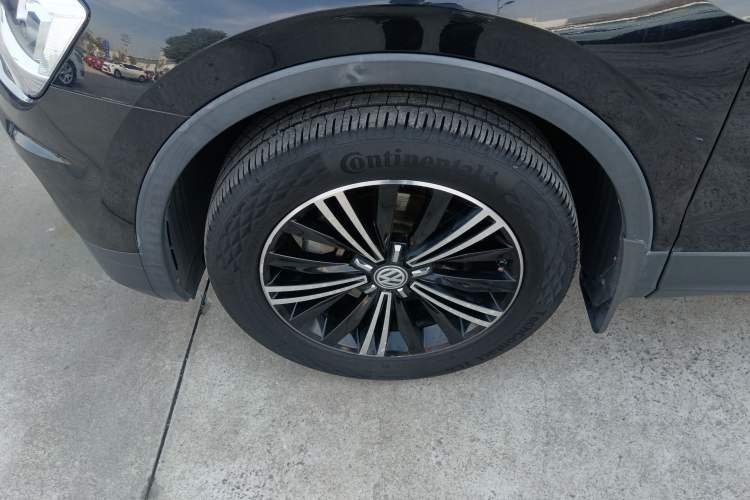 Used Volkswagen Tiguan L 2019 330TSI Automatic Two-Wheel Drive Panoramic Comfort Edition China VI Standard
