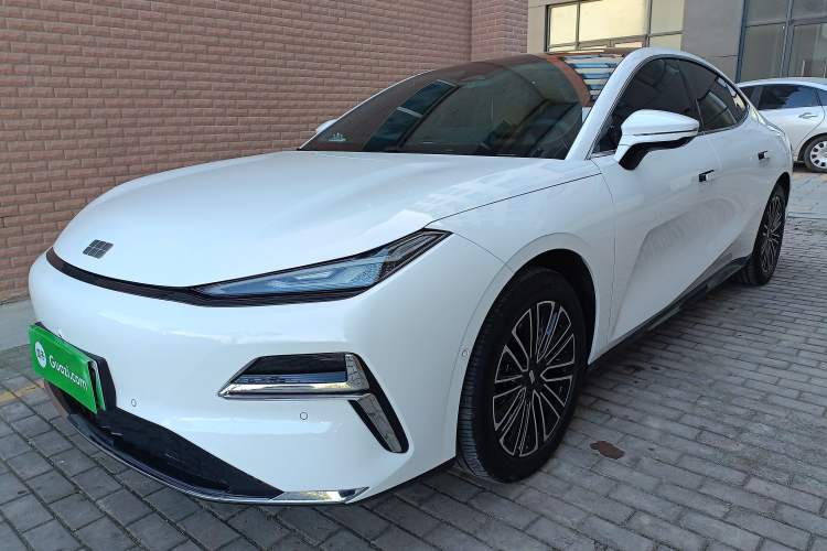 Used  Galaxy 8 2025 130km EM-i Deluxe Edition
