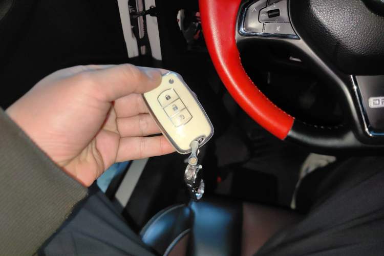 Used Dongfeng Fengon 580 2016 1.5T Manual Luxury Version