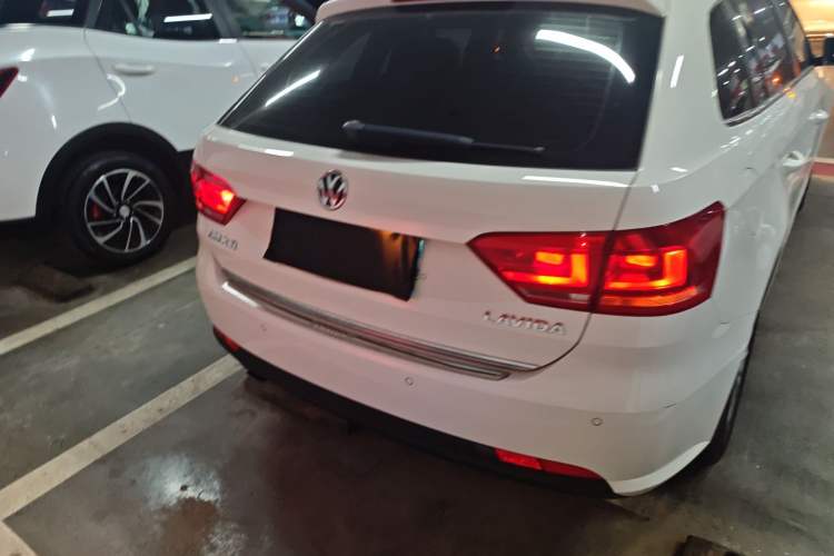 Used Volkswagen Gran Lavida 2013 1.6L Automatic Comfort Model
