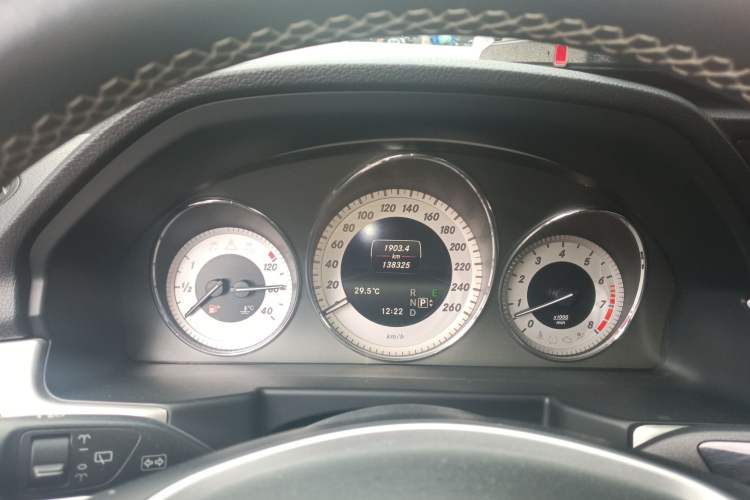 Used Mercedes-Benz GLK-Class 2013 GLK 300 4MATIC Dynamic Sunroof Model
