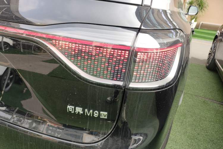 Used Hima AITO M9 2024 All-Electric Ultra Version 100 kWh 5-Seater Model
