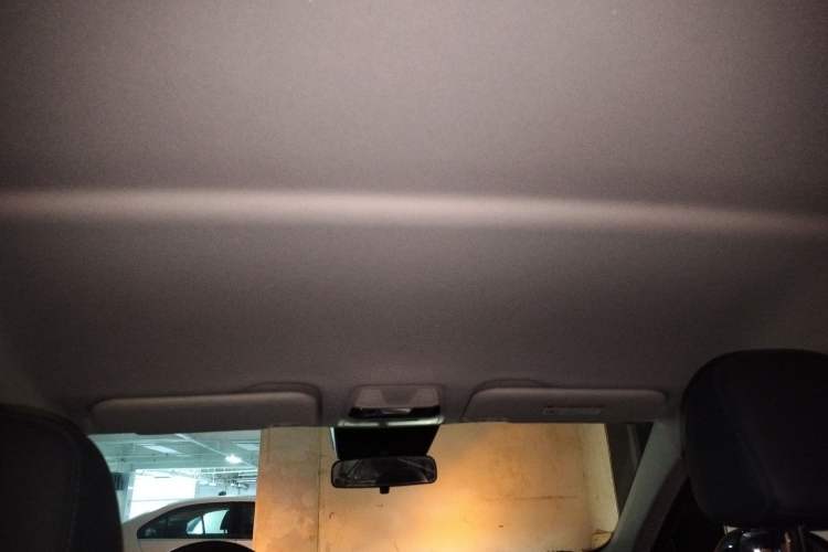 Used Hongqi E-QM5 2022 431 km Charge & Enjoy Edition