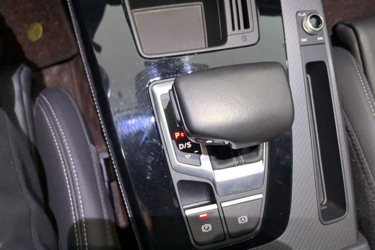 Used Audi Q5L 2022 Updated 45T Luxury Dynamic Version