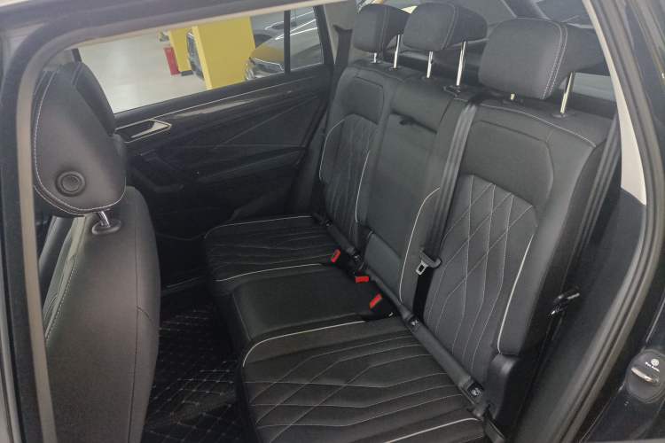 Used Volkswagen Tiguan L 2022 330TSI Automatic Two-Wheel Drive R-Line Enhanced Edition
