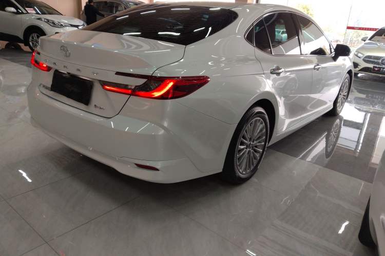 Used Toyota Camry 2024 Dual-Motor 2.0 HGVP Luxury Edition
