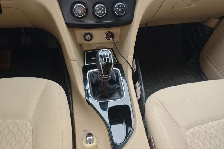 Used Baojun 730 2016 1.5L Manual Value Edition 7 Seats China V Emission Standard
