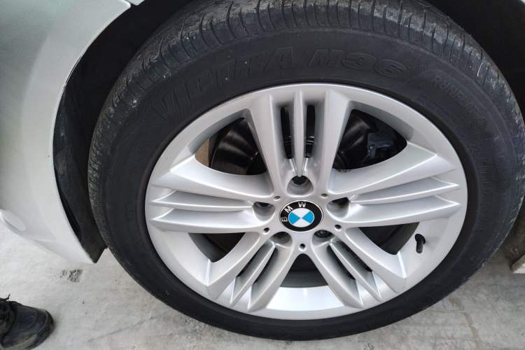 Used BMW 3 Series 2016 320Li Ambition Model
