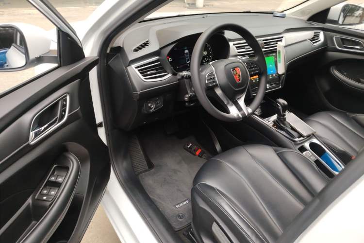 Used Roewe i5 2020 1.5L Automatic 4G Connect Luxury Flagship Edition
