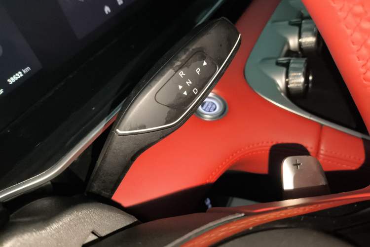 Used  Stellar 2023 400T Four-Wheel Drive Deluxe Edition