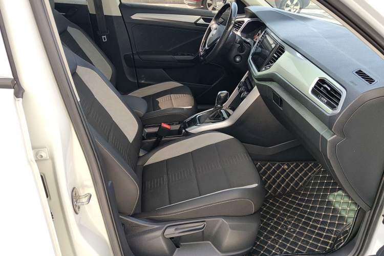 Used Volkswagen T-ROC 2020 230TSI DSG Two-Wheel Drive Advanced Version
