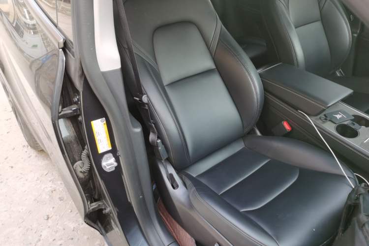 Used Tesla Model Y 2024 Rear-Wheel-Drive Version
