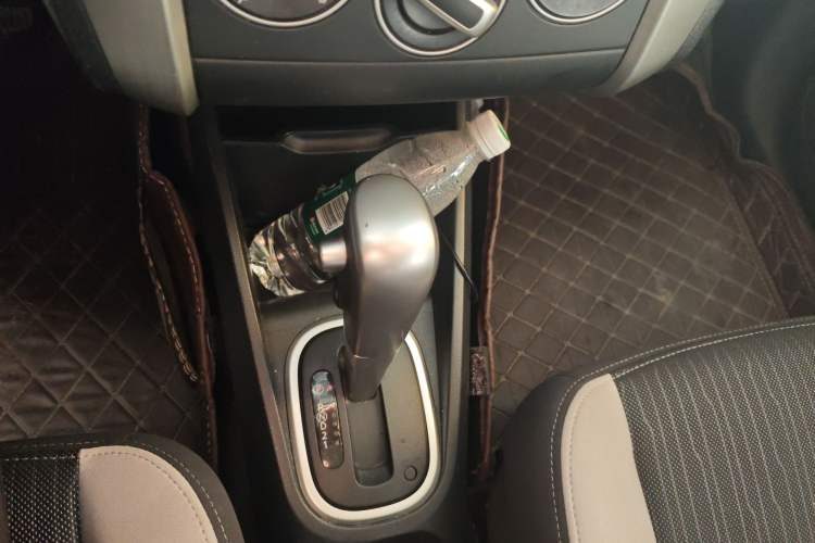 Used Venucia R50X 2015 1.6L Automatic Trend Edition