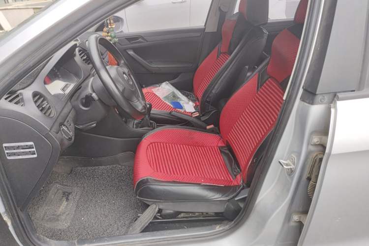 Used Volkswagen Jetta 2015 1.4L Manual Fashion Model
