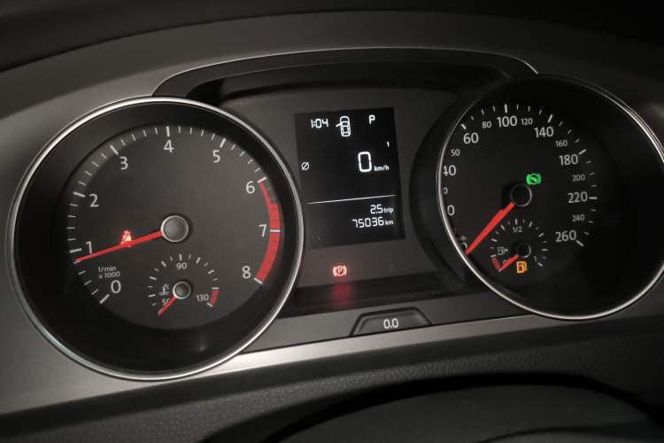 Used Volkswagen Golf 2016 1.6L Automatic Fashion Model
