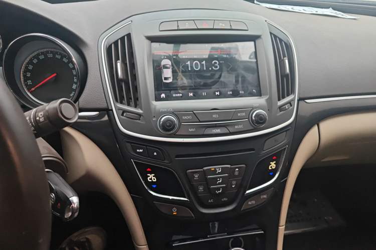 Used Buick Regal 2015 2.0L Leading Fashion Edition