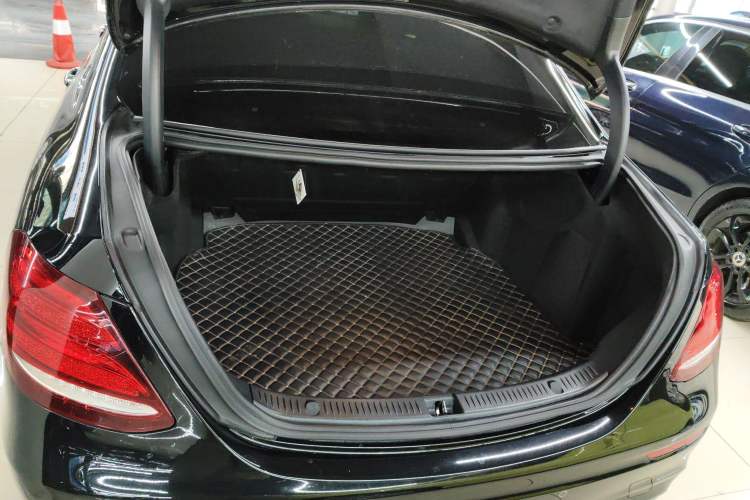 Used Mercedes-Benz E-Class 2019 Restyled E 300 L Sporty and Stylish Edition
