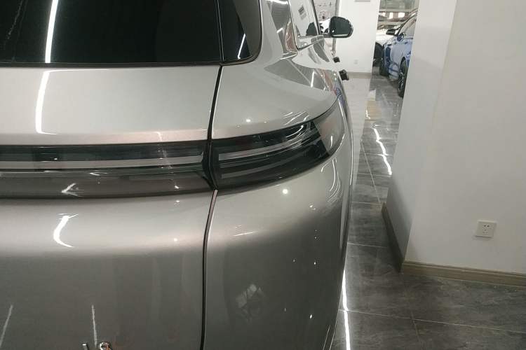 Used Li Auto L8 2023 Pro Model
