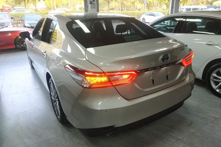 Used Toyota Camry 2019 Dual-Engine 2.5 HG Luxury Edition China VI Standard